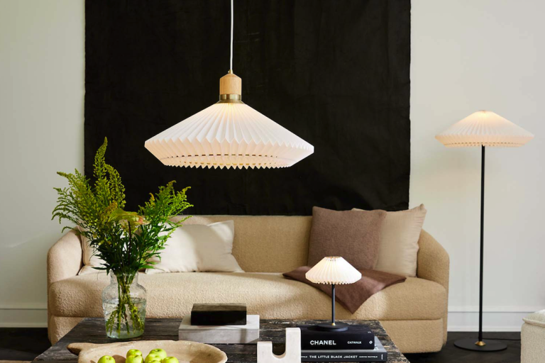 Reviving Elegance: Retro Pleated Glass Pendant Chandelier