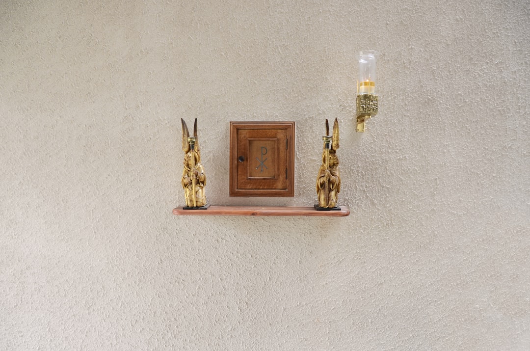 Photo Brass wall sconce lighting