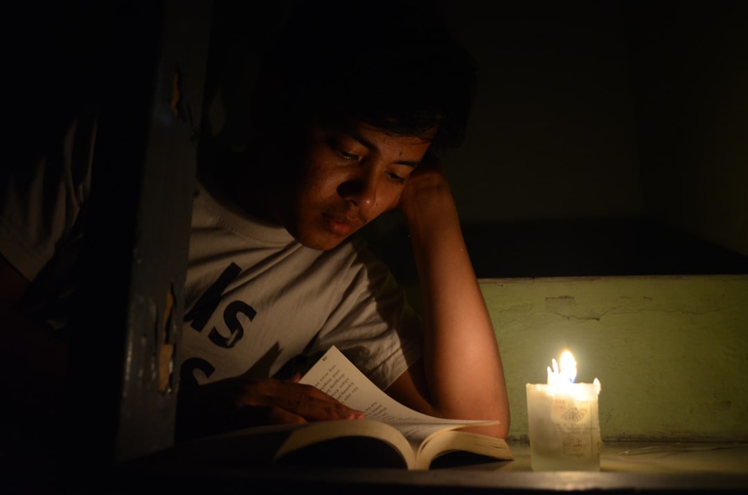 Photo book light