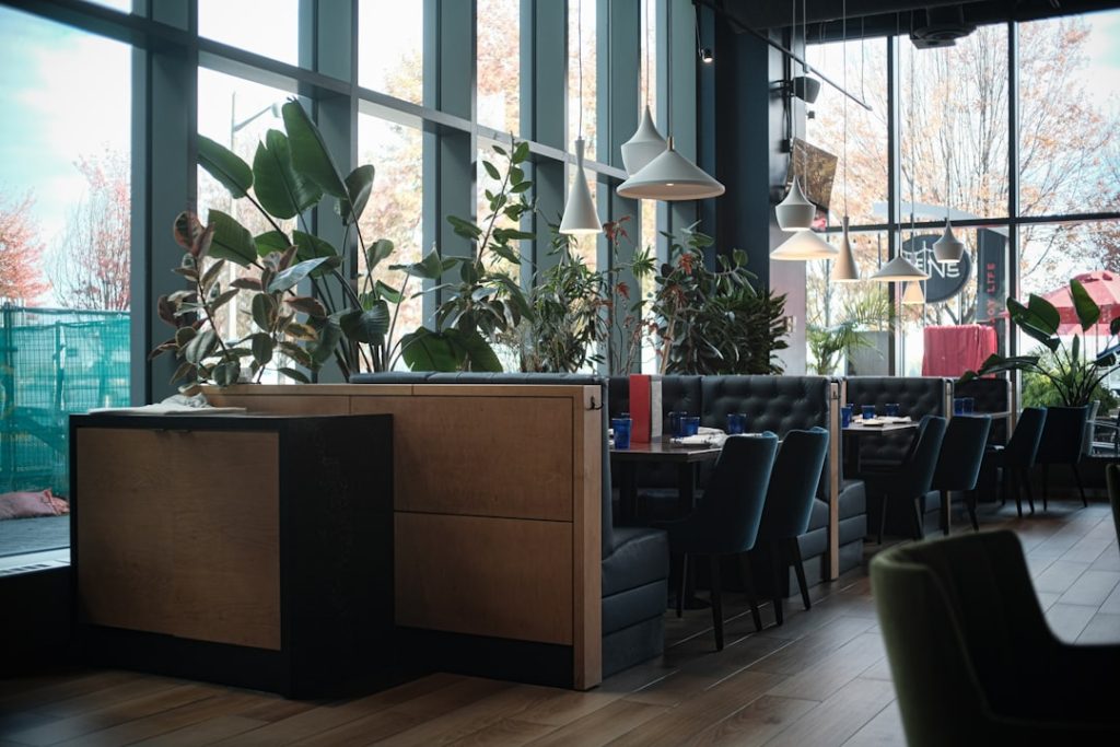 Enhance Your Dining Room with Modern Glass Pendant Lights